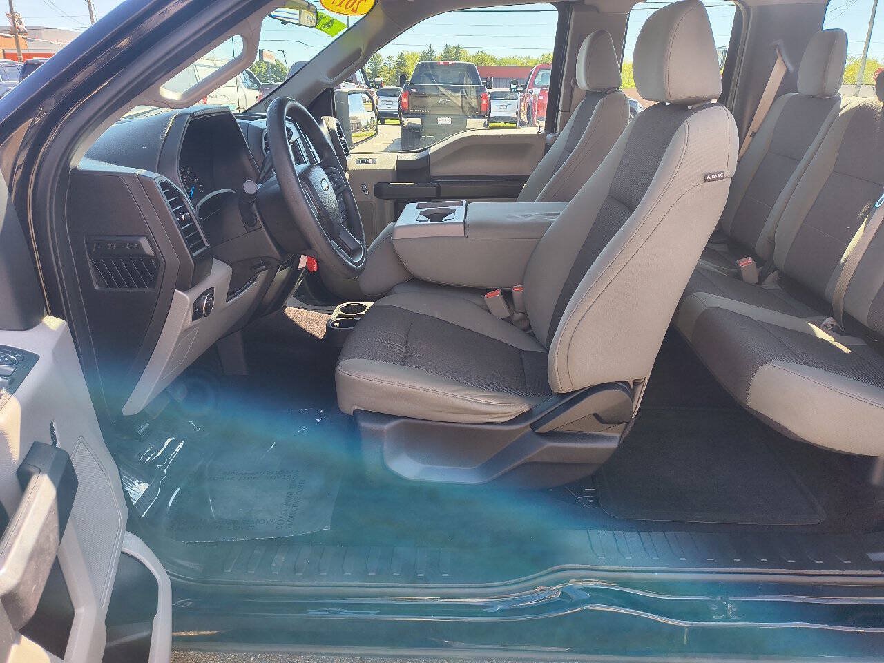 Used 2017 Ford F150 XL w/ Equipment Group 101A Mid AWD/4WD image 17