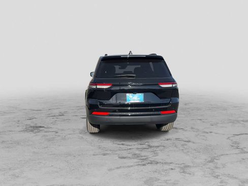 New 2025 Jeep Grand Cherokee Limited w/ Black Appearance Package image 7