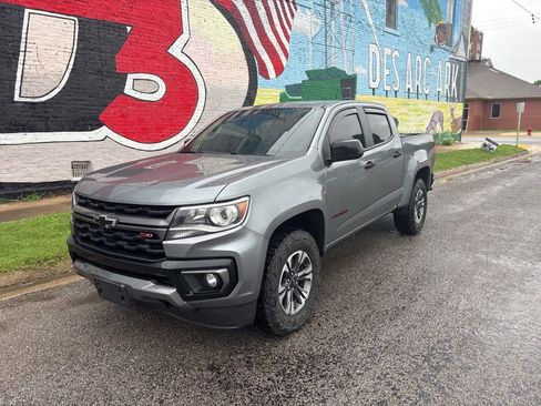 Used 2022 Chevrolet Colorado Z71 AWD/4WD image 2