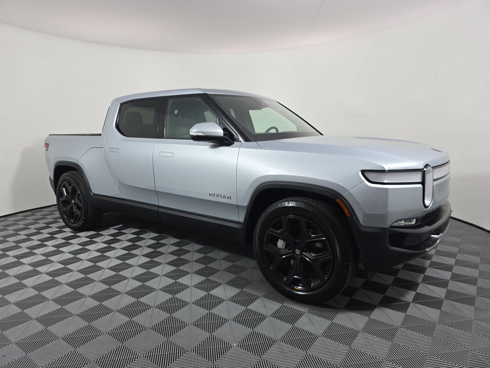 Used 2023 Rivian R1T Adventure Dual AWD/4WD image 7