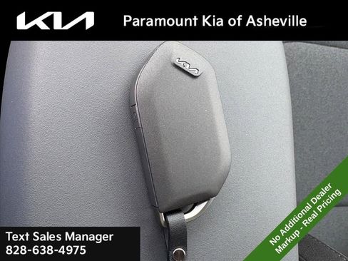 New 2025 Kia K4 LXS image 28