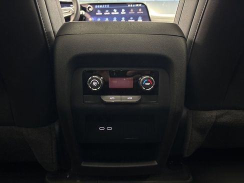 New 2026 Chevrolet Traverse Z71 w/ LPO, Floor Liner Package image 26