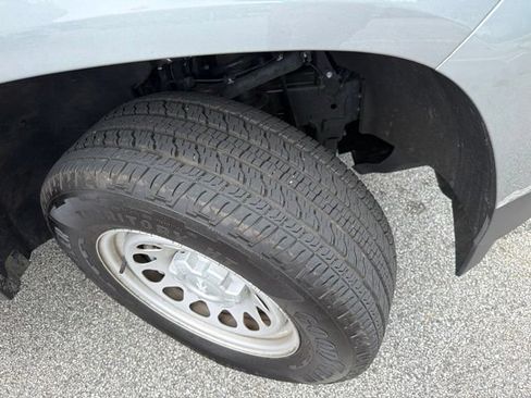 Used 2025 Chevrolet Colorado W/T RWD image 8