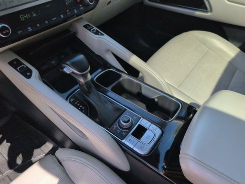 Used 2020 Kia Telluride SX w/ SX Prestige Package image 22