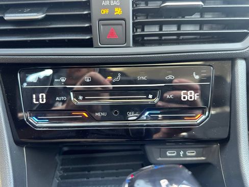 Used 2026 Volkswagen Jetta SE FWD image 20