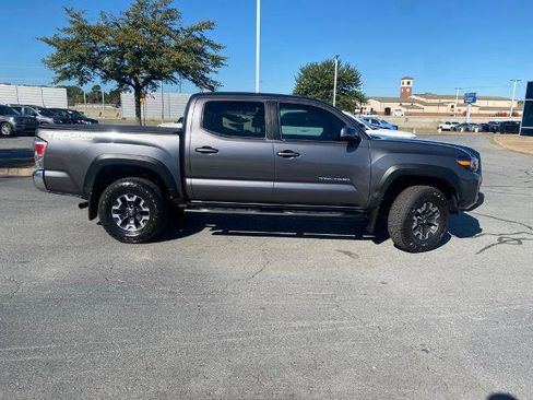 Used 2021 Toyota Tacoma TRD Off-Road image 8