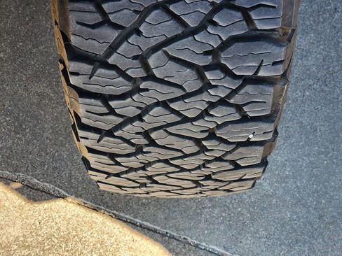 Used 2017 Toyota Tacoma SR5 w/ Tow Package image 11