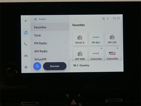 Certified 2025 Toyota Corolla SE image 3