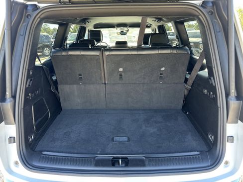 Used 2024 Jeep Wagoneer Series II w/ Flexible Seating Group RWD image 18