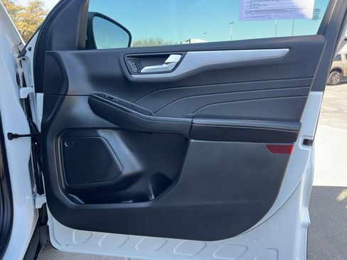 Used 2025 Ford Escape Platinum w/ Class II Trailer Tow Package image 19