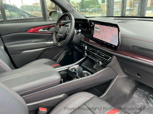 Used 2026 Chevrolet Traverse RS AWD/4WD image 23