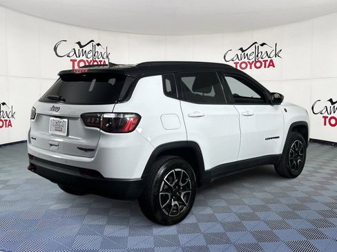 Used 2025 Jeep Compass Trailhawk image 7