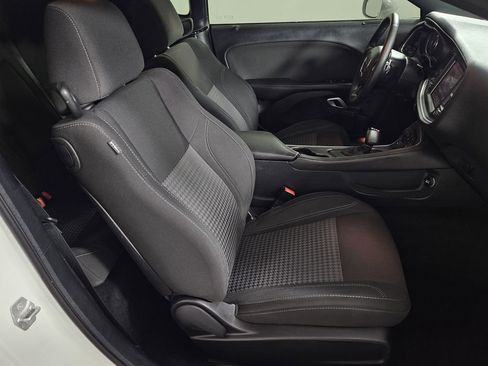 Used 2015 Dodge Challenger R/T w/ Quick Order Package 28B R/T image 29