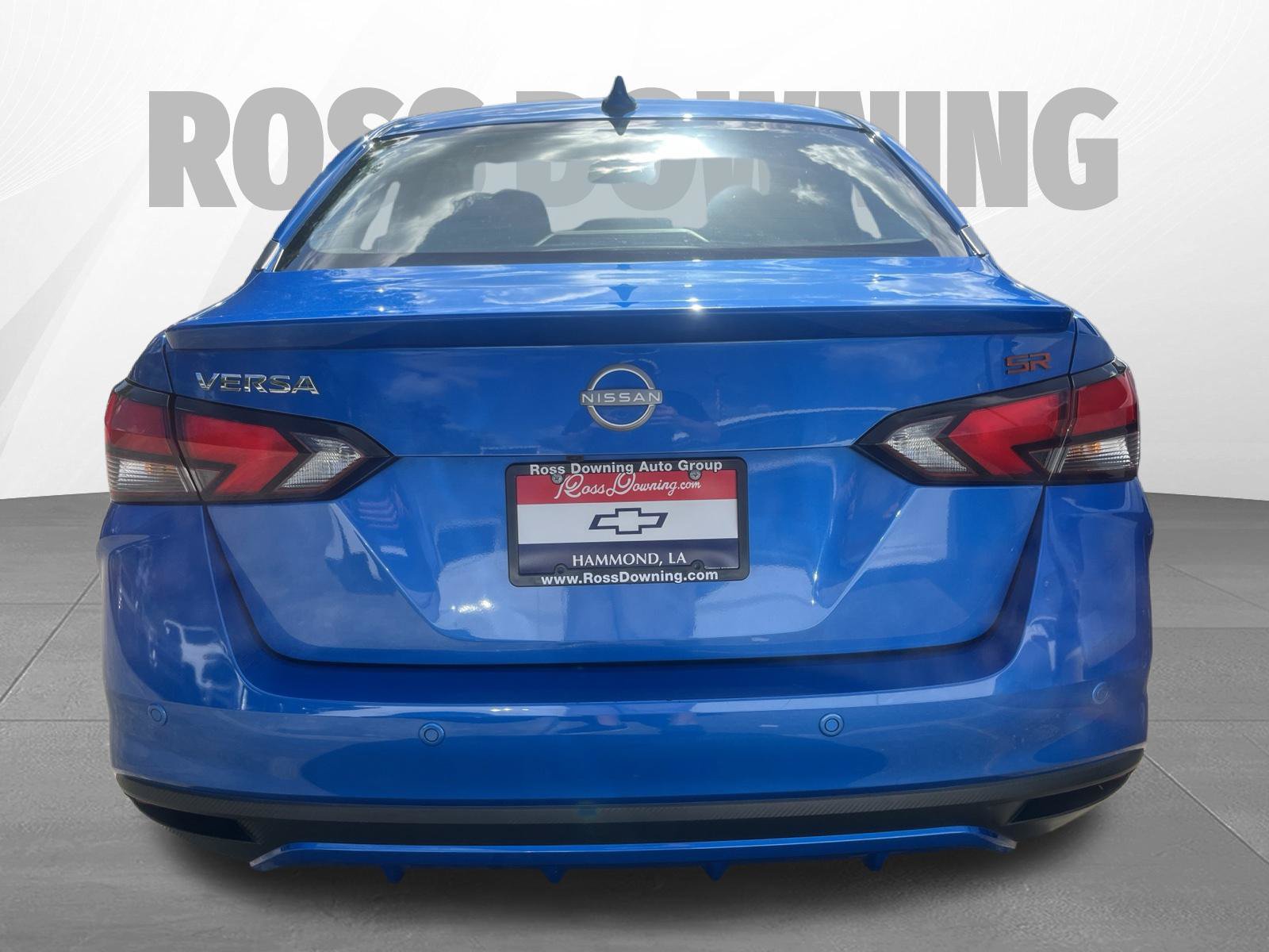 Used 2024 Nissan Versa SR FWD image 5