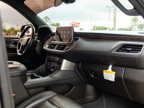 Used 2021 Chevrolet Suburban LT RWD image 24