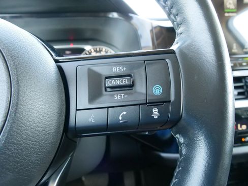 Used 2022 Nissan Pathfinder SL image 24