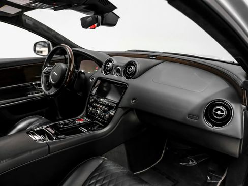 Used 2019 Jaguar XJ L Portfolio image 10
