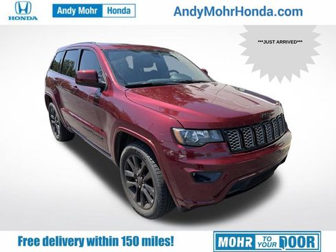 Used 2017 Jeep Grand Cherokee Altitude AWD/4WD image 1