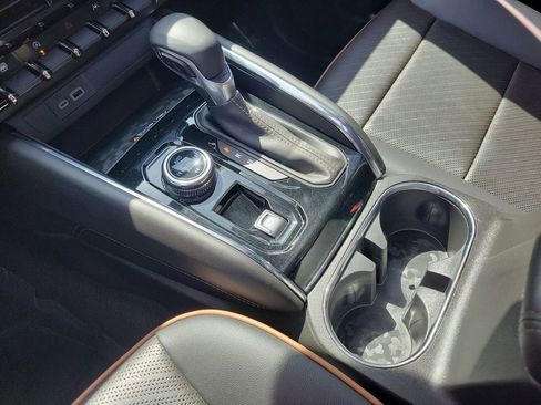 Used 2024 GMC Canyon AT4 w/ AT4 Premium Package AWD/4WD image 16