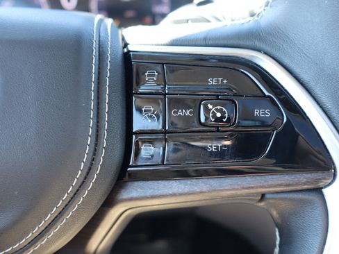 Used 2021 Jeep Grand Cherokee L Overland image 18