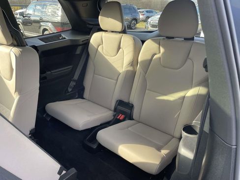 Used 2025 Volvo XC90 B5 Plus image 3