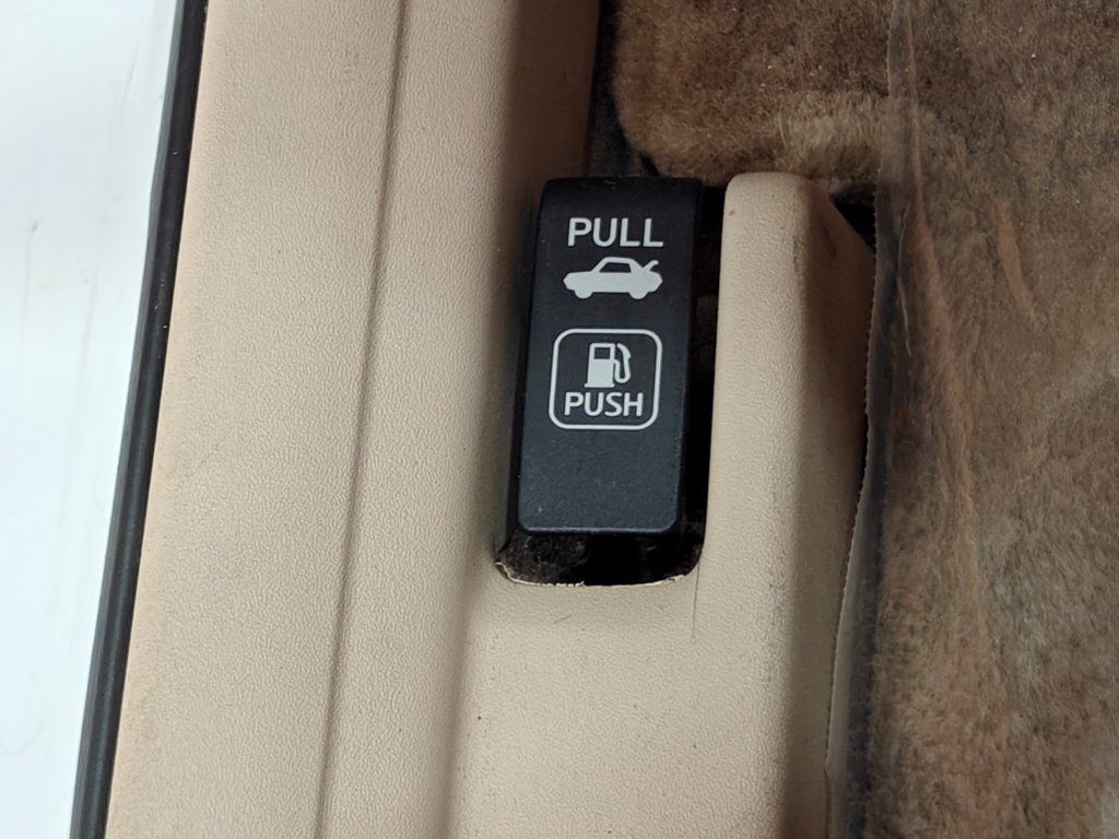 Used 2012 Nissan Sentra 2.0 FWD image 9