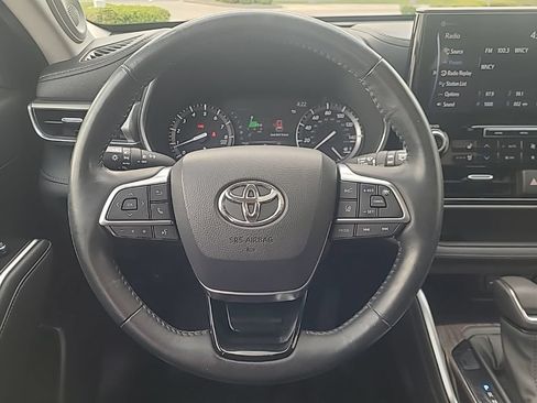 Used 2021 Toyota Highlander Platinum AWD/4WD image 16