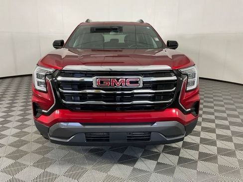 Used 2025 GMC Terrain Elevation w/ Elevation Premium Package FWD image 2
