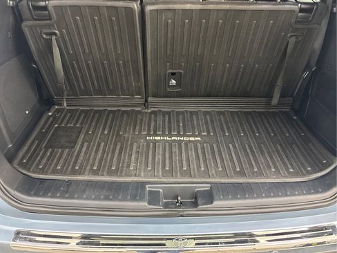 Used 2022 Toyota Highlander Platinum image 16