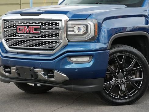 Used 2017 GMC Sierra 1500 Denali w/ Denali Ultimate Package AWD/4WD image 8