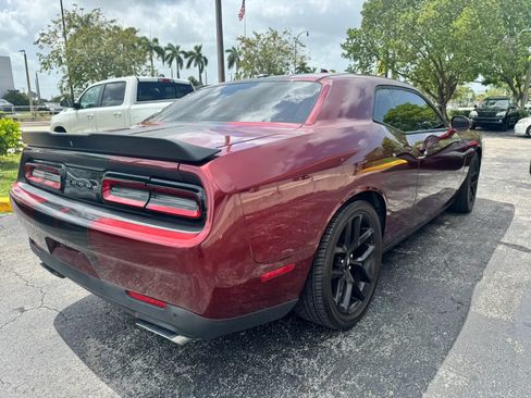Used 2019 Dodge Challenger R/T w/ Driver Convenience Group RWD image 4