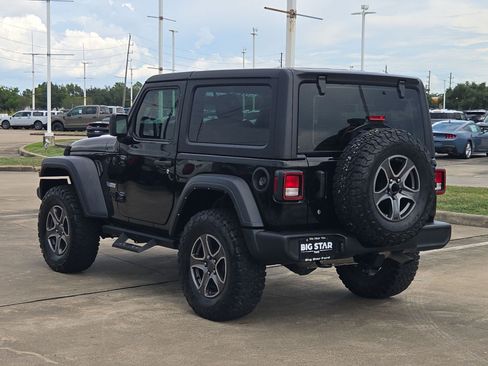 Used 2024 Jeep Wrangler Sport AWD/4WD image 7