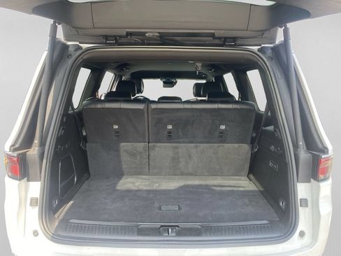 Used 2024 Jeep Wagoneer Series II w/ Flexible Seating Group RWD image 26