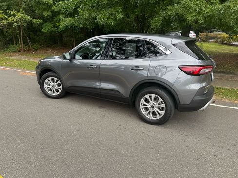 Used 2023 Ford Escape Active image 11