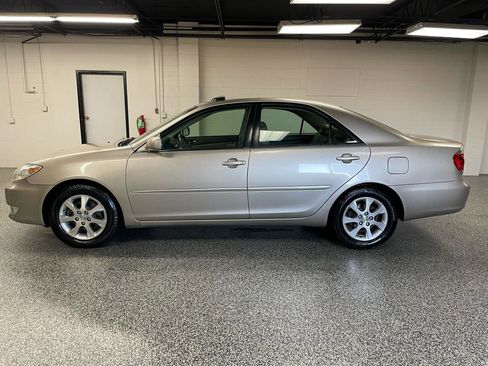 Used 2005 Toyota Camry XLE image 8