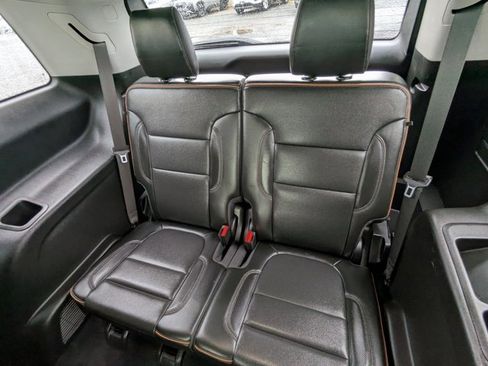 Used 2021 GMC Acadia AT4 w/ Preferred Package image 23