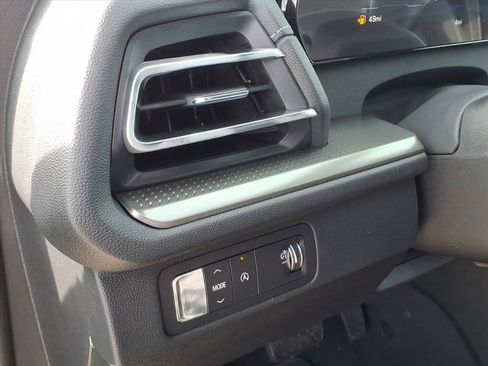 New 2026 Chevrolet Traverse LT w/ Driver Confidence Package FWD image 15