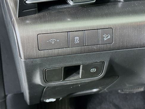 Used 2025 Hyundai Kona SEL FWD image 17