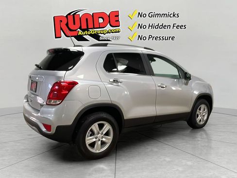 Used 2020 Chevrolet Trax LT w/ LT Convenience Package AWD/4WD image 6