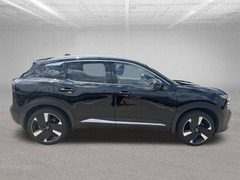 Used 2025 Nissan Kicks SR AWD/4WD image 7