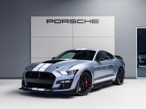 Used 2022 Ford Mustang Shelby GT500 w/ Technology Package RWD image 1