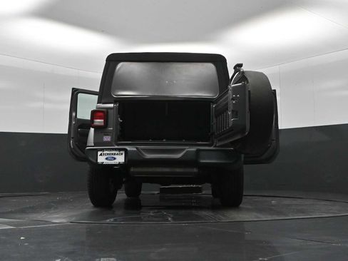 Used 2019 Jeep Wrangler Sport AWD/4WD image 35