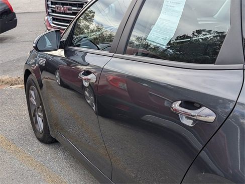 Used 2020 Kia Optima LX image 9