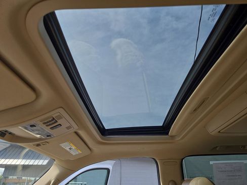 Used 2011 GMC Yukon XL Denali AWD/4WD image 28