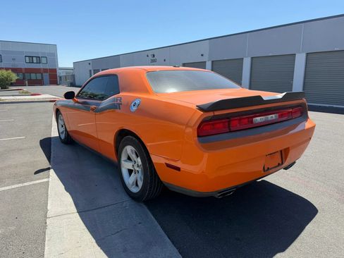 Used 2012 Dodge Challenger SXT RWD image 3