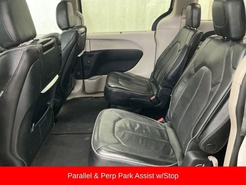 Used 2017 Chrysler Pacifica Limited w/ UConnect Theater Package image 37