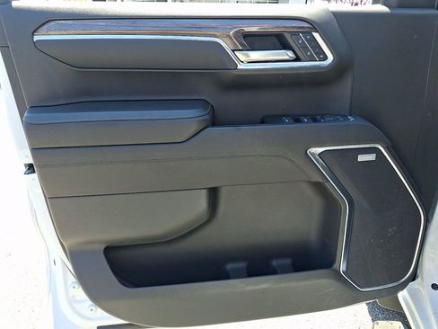 Used 2022 Chevrolet Silverado 1500 LTZ w/ LTZ Convenience Package II AWD/4WD image 14