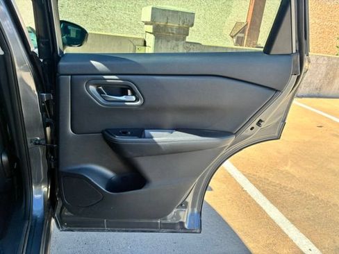 Used 2025 Nissan Rogue SV AWD/4WD image 17
