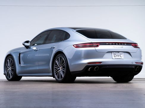 Used 2018 Porsche Panamera 4S AWD/4WD image 5