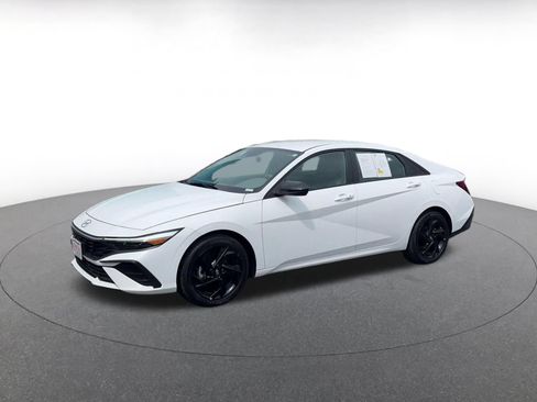 Used 2026 Hyundai Elantra Sport FWD image 8